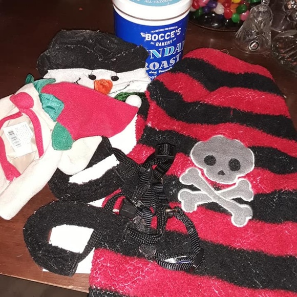 ASSORTMENT OF DOG AND CAT ITEMS. - Picture 1 of 6
